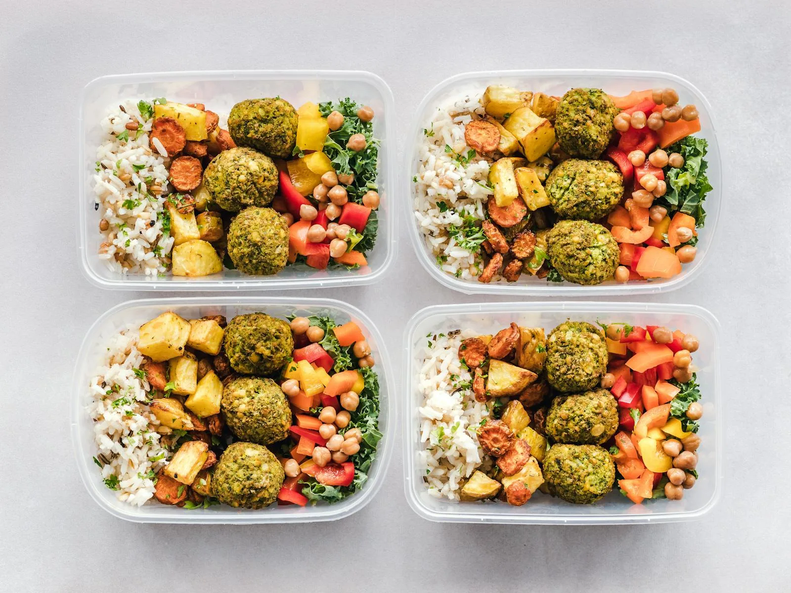 Meal prep containers used to show practical food habits for fat loss.