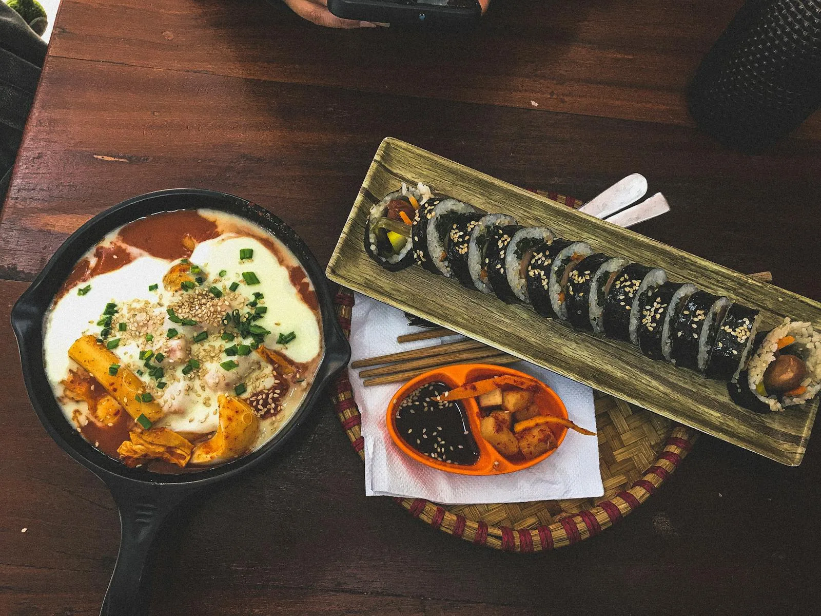 Korean snack foods used for meal timing discussion.